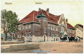 Kolorowa karta pocztowa budynku dworca kolejowego w Haynau 1909 rok.
